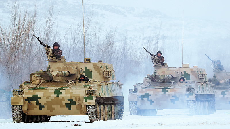 新春走軍營丨冬訓(xùn)①沖進風(fēng)雪，體驗“凍感”與“動感”