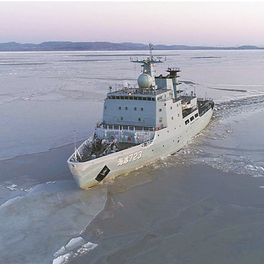 新春走軍營｜-20℃，海軍海冰723船犁耕冰海暢航道
