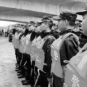 一聲“到”，一生“到”！抗洪前線，萬千老兵集結