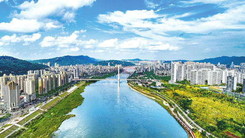 推動(dòng)長(zhǎng)江經(jīng)濟(jì)帶發(fā)展座談會(huì)召開四周年：萬(wàn)里長(zhǎng)江綠意濃