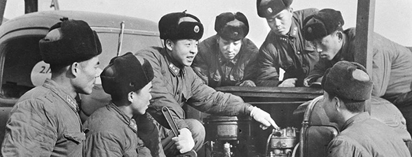 【百個瞬間說百年】1963，“向雷鋒同志學習”