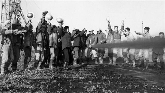 【百個(gè)瞬間說百年】1965，十年艱辛探索成就輝煌