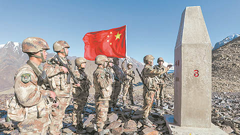 高清大圖：節(jié)日巡邊，邊防官兵堅守戰(zhàn)位