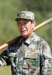 人物簡(jiǎn)介