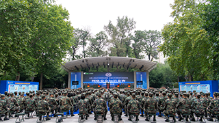 寓教于樂(lè)，走進(jìn)火箭軍工程大學(xué)火熱游園現(xiàn)場(chǎng)