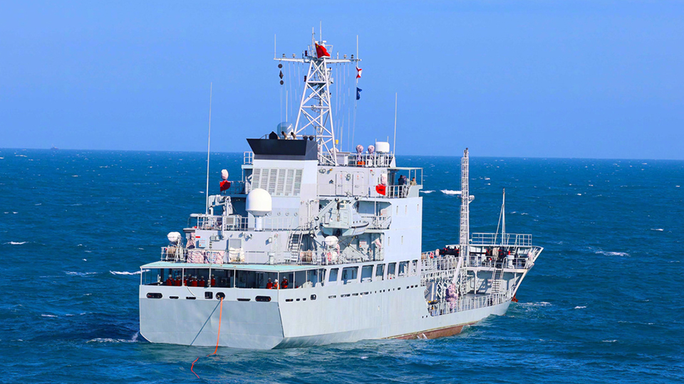 看現(xiàn)場！海軍某勤務(wù)船大隊(duì)火熱練兵