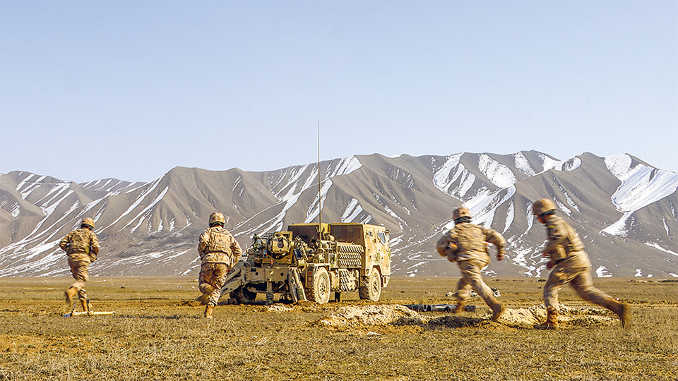 新疆軍區(qū)某團(tuán)炮兵分隊(duì)實(shí)彈射擊考核影像
