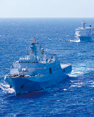 淬劍滄?！＼娔持ш?duì)艦艇編隊(duì)海上訓(xùn)練掠影